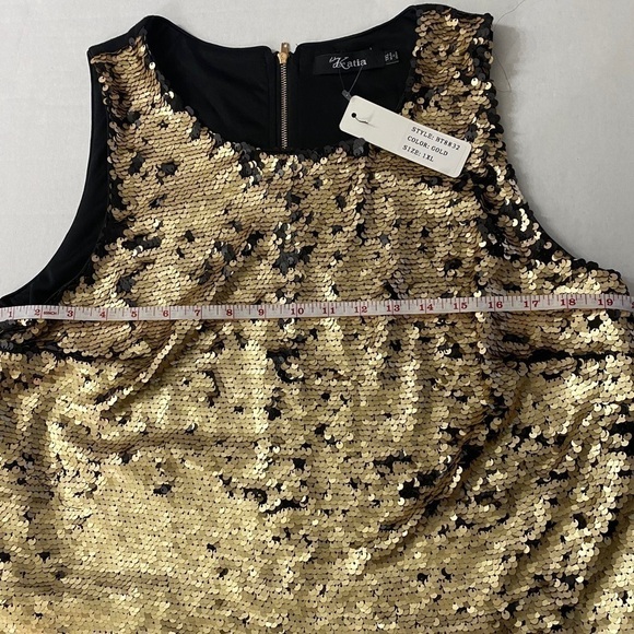 NWT Katie gold/black mermaid sequence top. - Picture 6 of 8